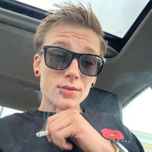 Meet your Posher, Devin